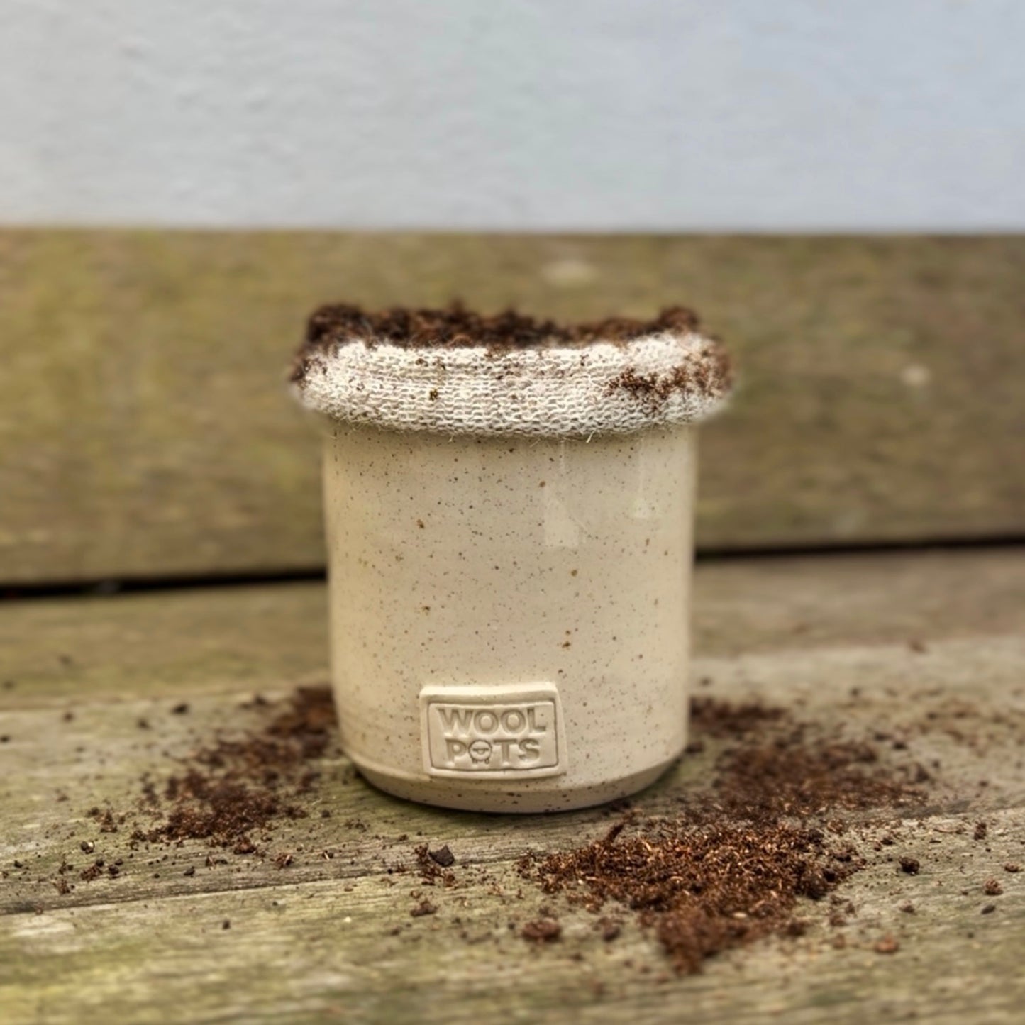 2 x Wool Pots Bundles (20 Wool Pots) plus a Cream Wool Pots Planting Pot (Single)